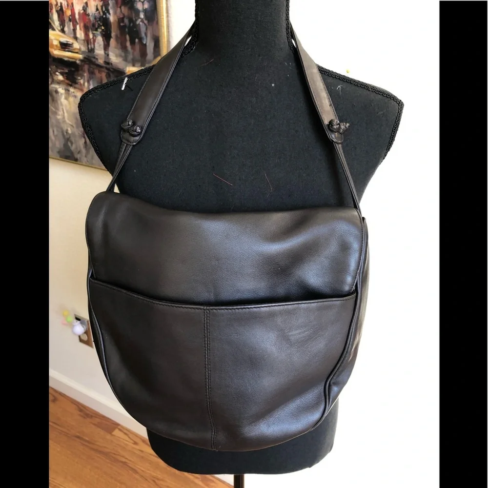 PRE-LOVED FINA FIRENZE   DARK BROWN PURSE.